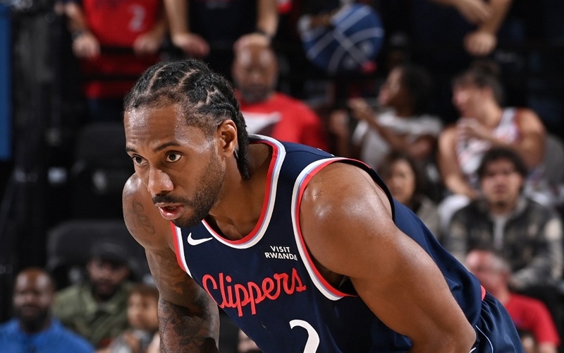 红果体育深度报道：伦纳德对阵尼克斯近5战4胜1负，“纽约杀手”表现解析